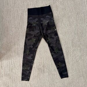 Ultracor Luxe Black Camo Star Leggings